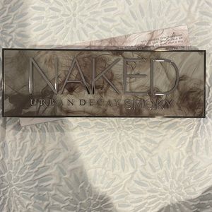 Urban decay smoky pallet, brand new, never used